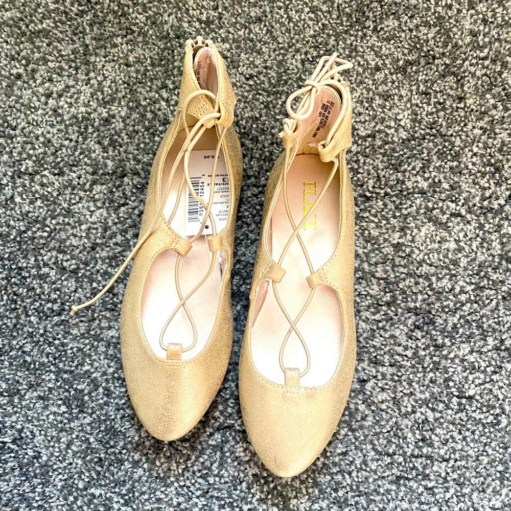 NWT The Children’s Place Size 13 Girls Shoes